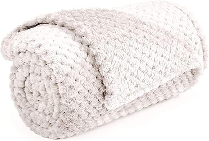 Pet Blanket Warm Soft Dog Blankets Washable Cat Throw Blankets Sofa Bed Couch Furniture Protector Cover for Small Medium Large Dogs Cats, White, 39" x 47"