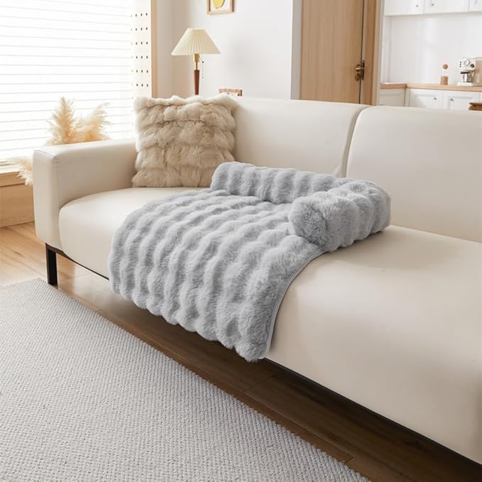Calming Dog Bed Mat, Fluffy Fuzzy Couch Cover for Sofa, Winter Thickened Pet Mat with Anti-Slip Bottom Warm Soft Cushion Washable Pet Bed for Small Dogs and Cats (Light Gray, 90x90cm/35.4x35.4in)