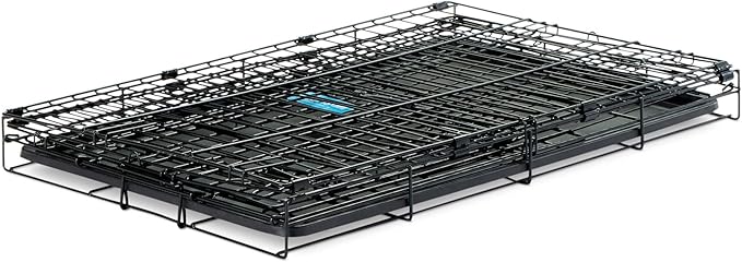 Carlson Pet Products Single Door Metal Dog Crate, Medium 30" Dog Crate for Medium Dogs & Puppies, Foldable Collapsible Dog Kennel with Removable Tray, Portable Wire Dog Cage for Training & Travel