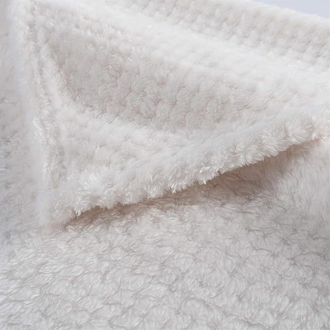 Pet Blanket Warm Soft Dog Blankets Washable Cat Throw Blankets Sofa Bed Couch Furniture Protector Cover for Small Medium Large Dogs Cats, White, 24" x 31"