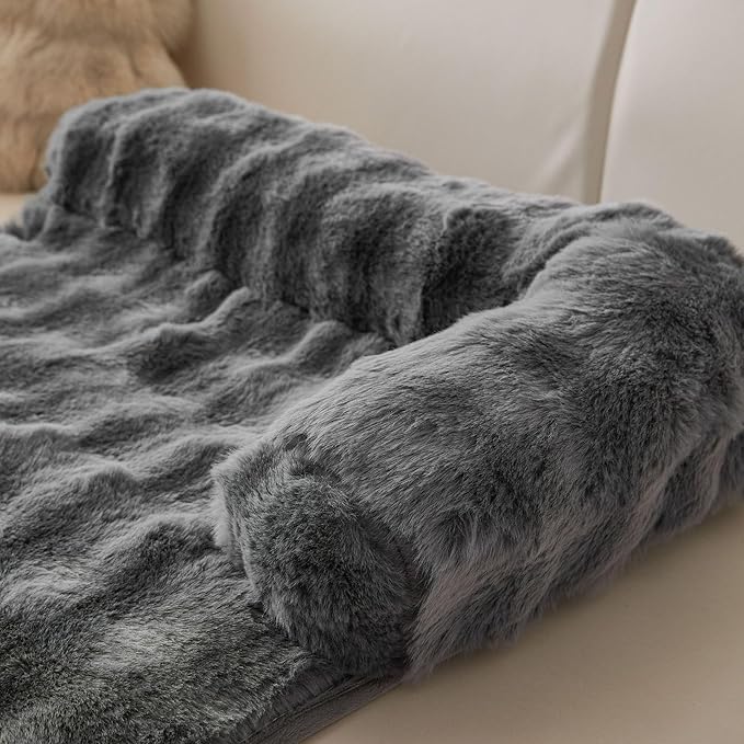 Calming Dog Bed Mat, Fluffy Fuzzy Couch Cover for Sofa, Winter Thickened Pet Mat with Anti-Slip Bottom Warm Soft Cushion Washable Pet Bed for Small Dogs and Cats (Gray, 90x90cm/35.4x35.4in)