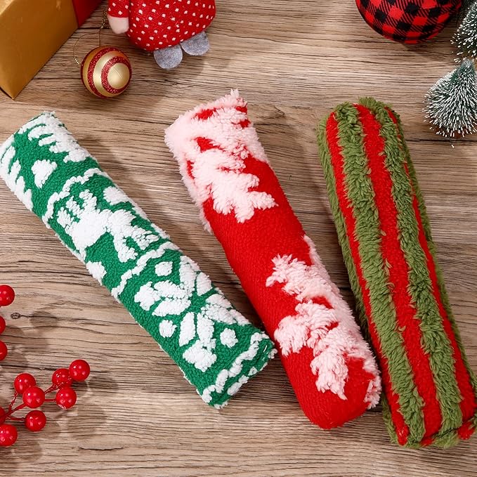 Civaner 6 Pcs Christmas Cat Catnip Toy for Indoor Cat 10.6 Inch Kitten Kicker Stick Catnip Toy with Crinkle Sound Soft Plush Kitten Pillow for Chew Exercise Gift (Red, Green, Red Green Stripes)