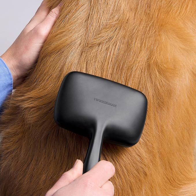 Tweezerman Dog and Cat Slicker Brush for Large Pets, Grooming Brush with Coated Bristles to Prevent Scratching and Ergonomic Handle